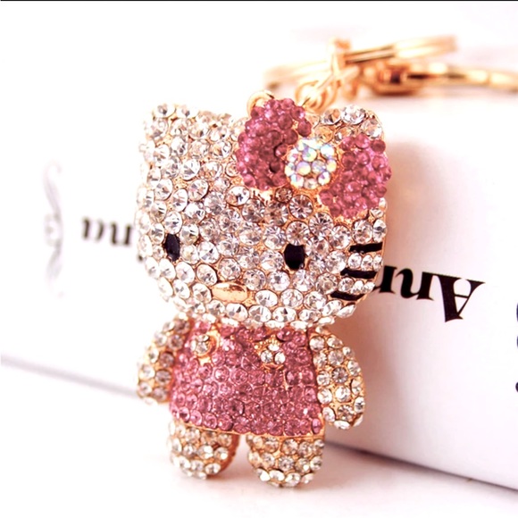 Hello Kitty Accessories - ✨NWT✨ Hello Kitty Crystals Bow Gold Metal Keychain Purse Clip